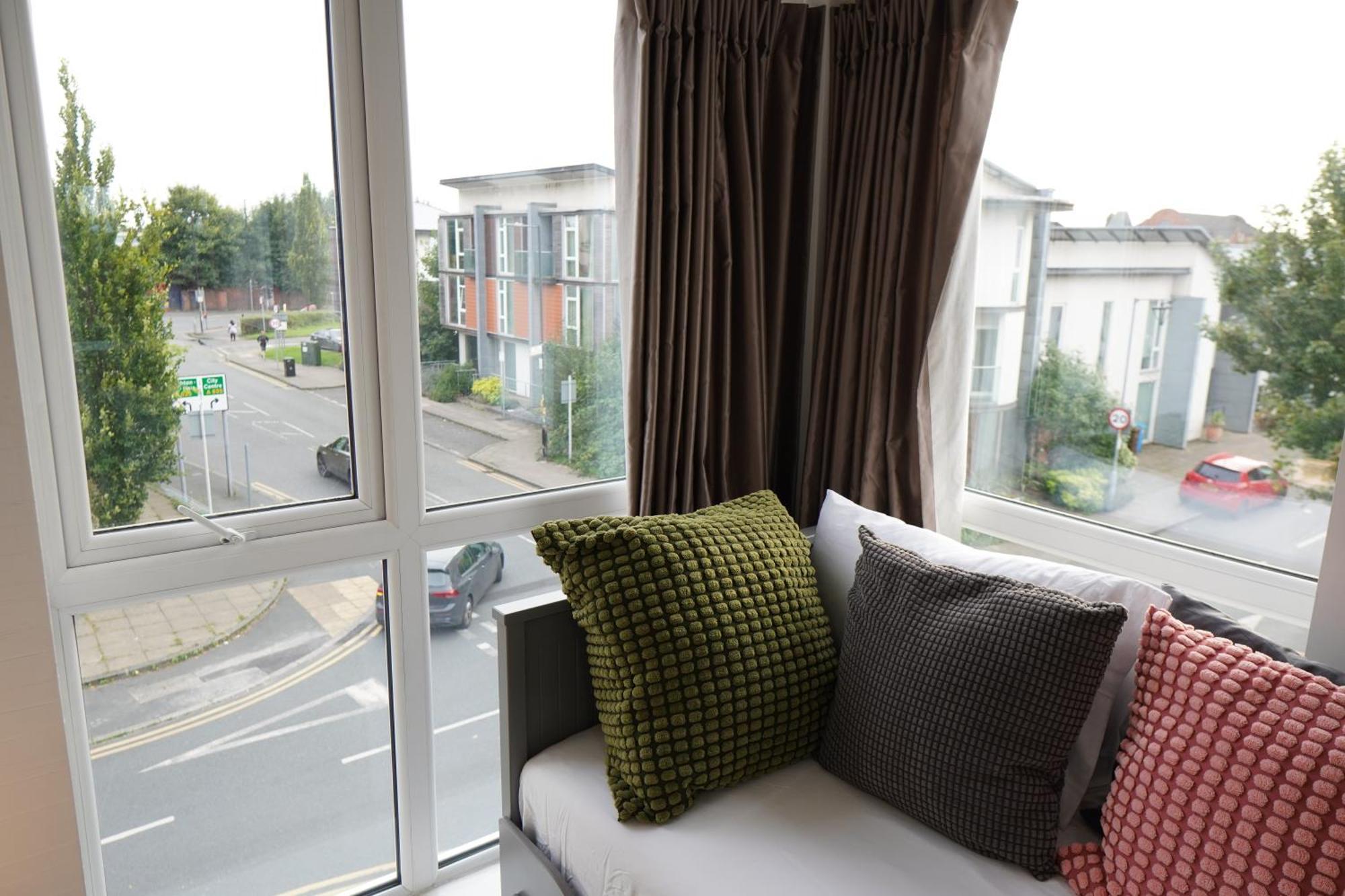 Luxury Rooms - Pick A Room - Free Parking & Kitchen Access, Near Etihad Stadium, The Coop Live & Piccadilly Station, Manchester Extérieur photo