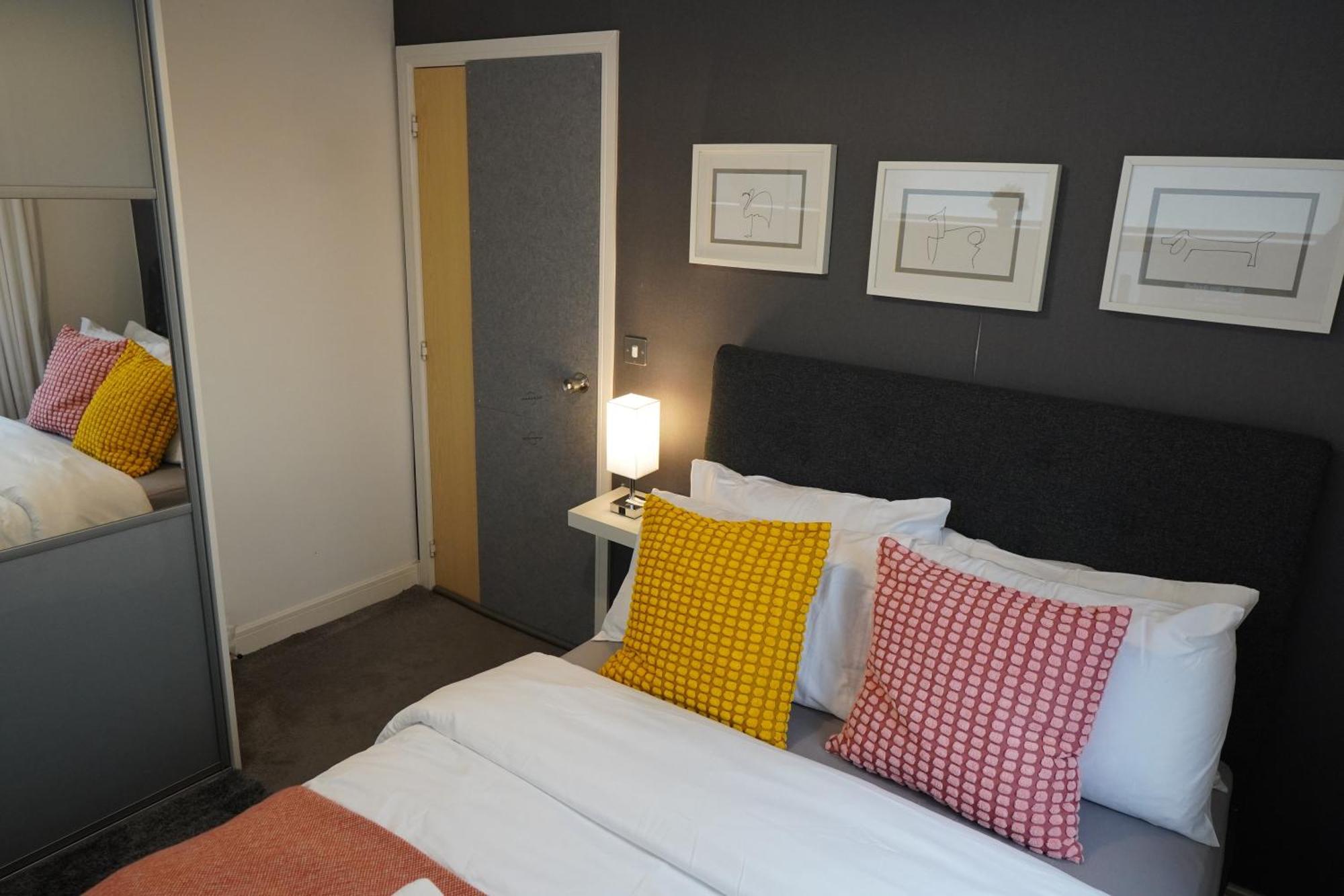 Luxury Rooms - Pick A Room - Free Parking & Kitchen Access, Near Etihad Stadium, The Coop Live & Piccadilly Station, Manchester Extérieur photo