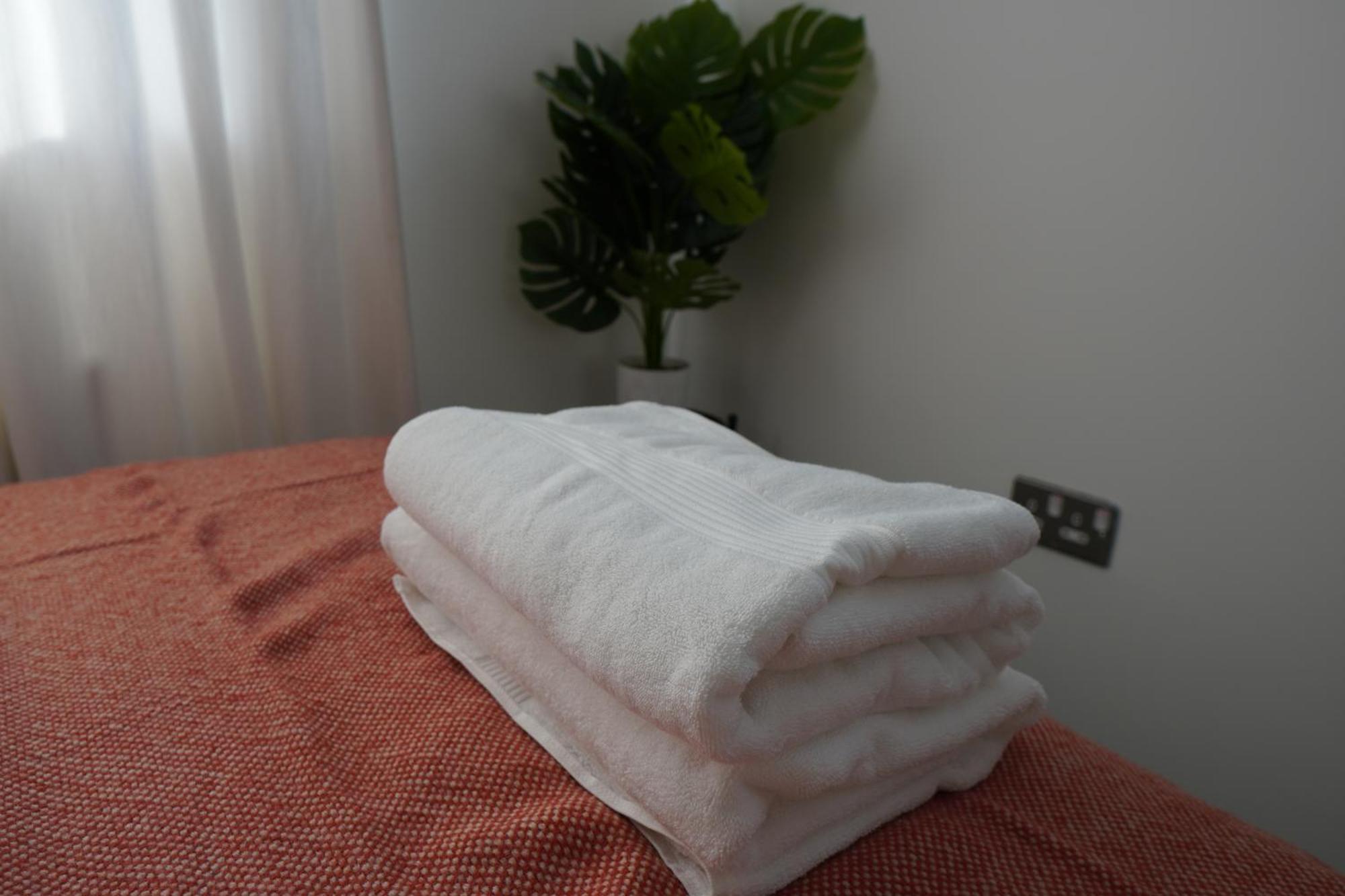 Luxury Rooms - Pick A Room - Free Parking & Kitchen Access, Near Etihad Stadium, The Coop Live & Piccadilly Station, Manchester Extérieur photo